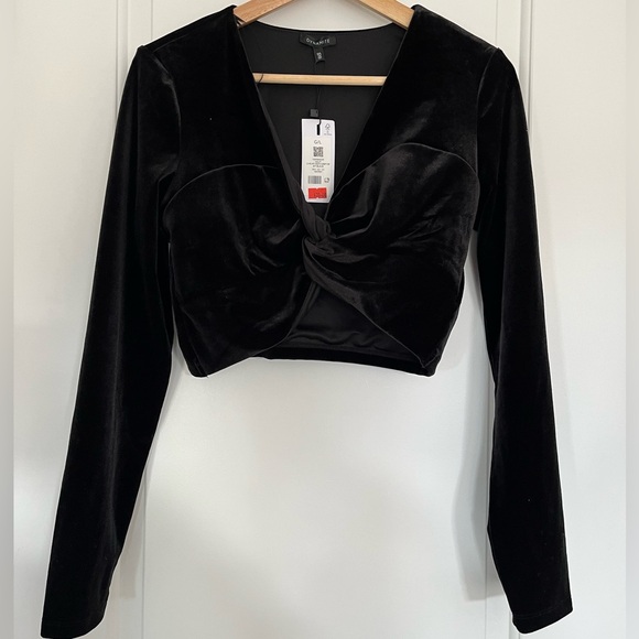 Dynamite Black Velvety Long-Sleeve Crop Top - Picture 1 of 5